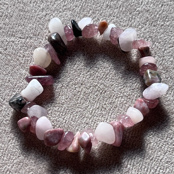 Handmade Jewelry - 🩷HP🩷 Handmade Chic Natural Pink & Black Gemstones Chip Beaded Bracelet, Size 7”